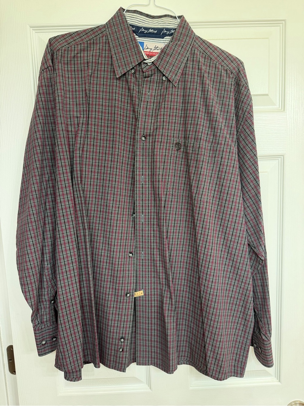 Wrangler Men's Red and Green Plaid Button-Down Shirt